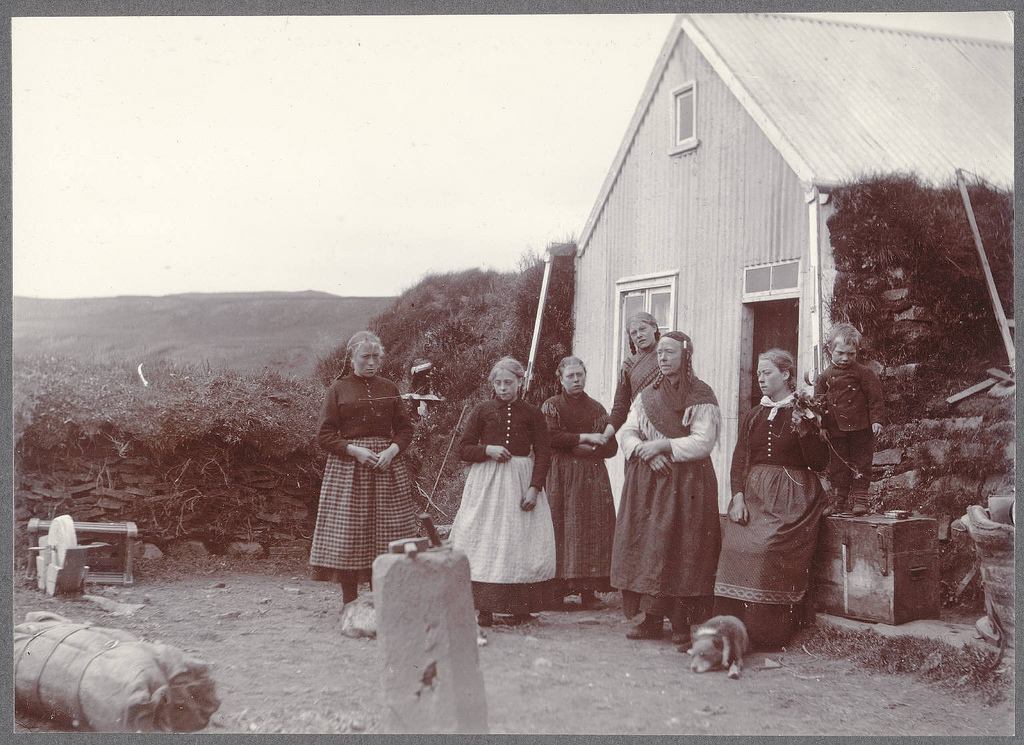 Family at Brattholt, near Gullfoss