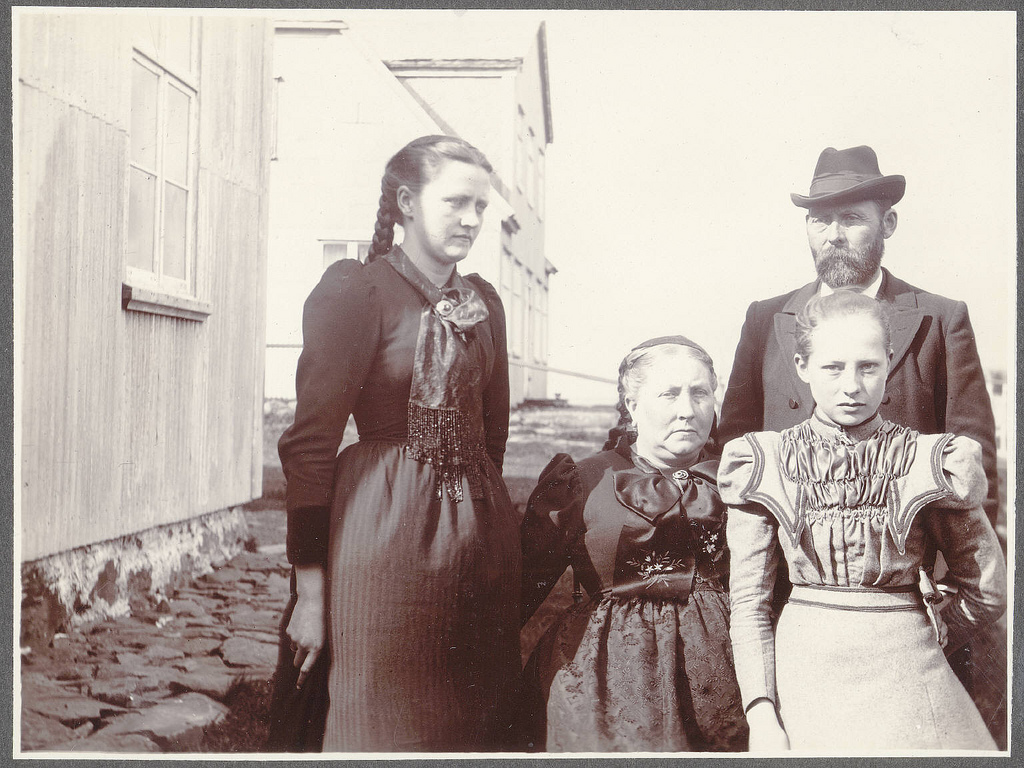 Rev. Sigurður Gunnarsson with his family.