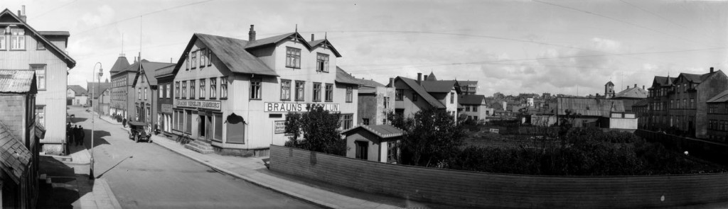 Verslunin Hamborg í Aðalstræti 9, ca 1925.
