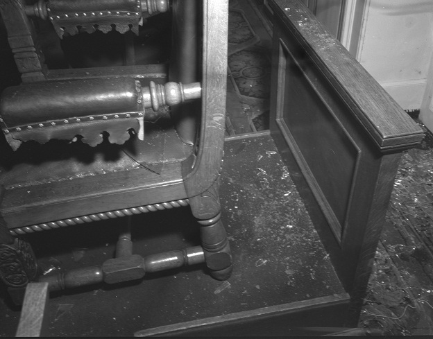 1949-althingi-broken-glass-floor