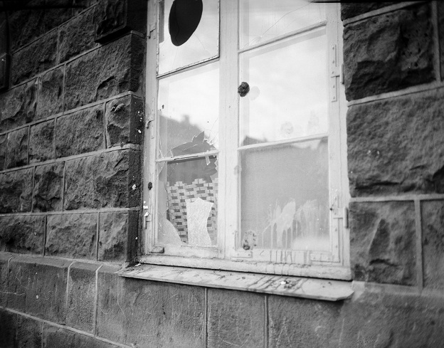 1949-althingi-window-2