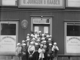 Bakarí, hárgreiðslustofur, frystihús og sauðfé: Ljósmyndir af Reykjavík um 1930