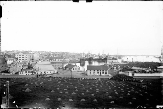Höfnin í Reykjavík sumarið 1930
