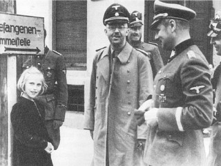 Himmler og dóttir hans Guðrún heimsækja fangabúðir nasista