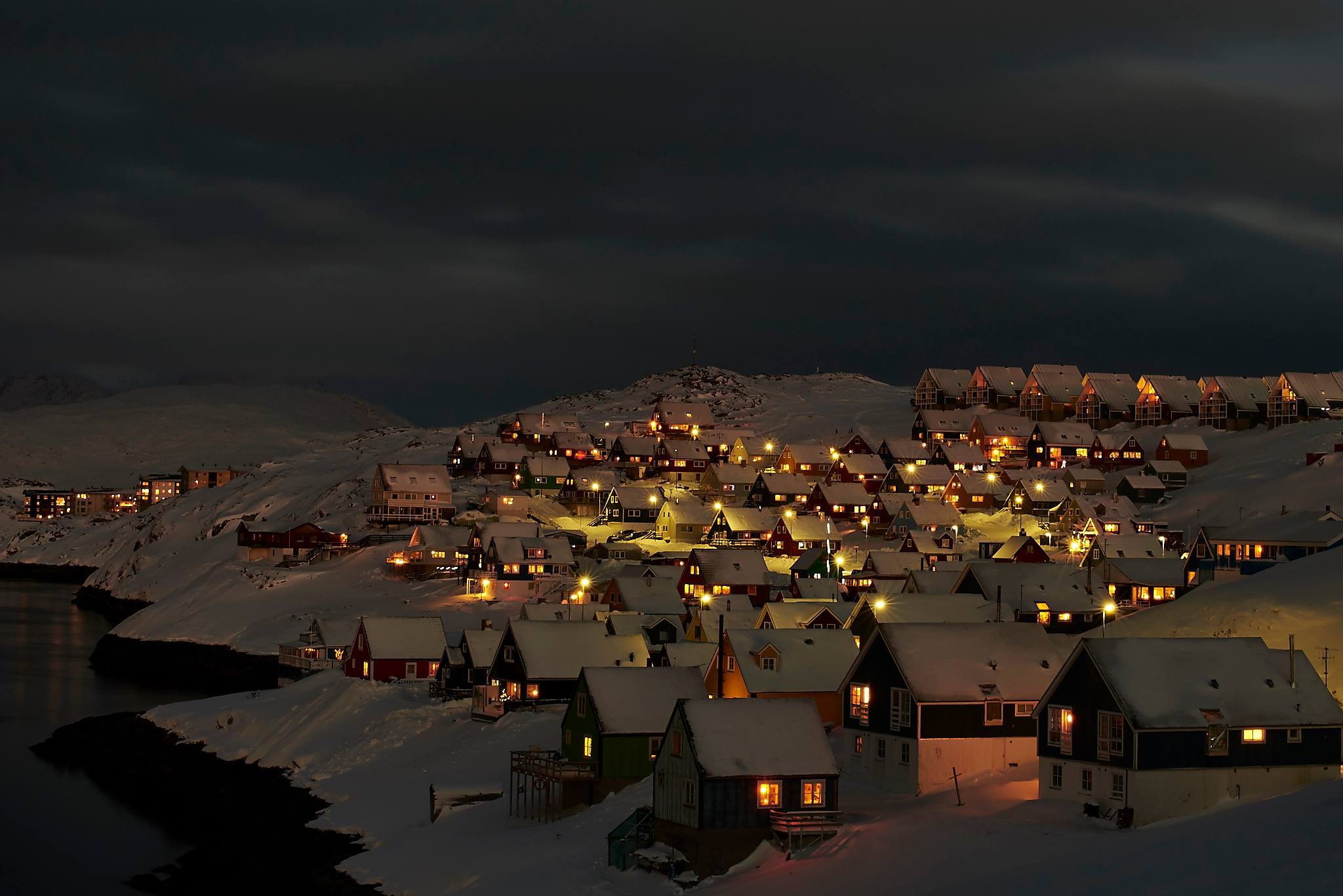 Ночные ли. Нуук Гренландия. Гренландия столица Нуук. Нуук Гренландия Рождество. Нуук (Готхоб).