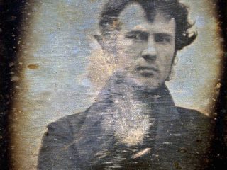 Fyrsta „selfie“ ljósmyndasögunnar var tekin 1839