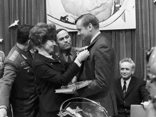 Valentina Tereshkova og Neil Armstrong