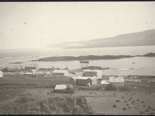 Vopnafjörður um 1900 á myndum Howells