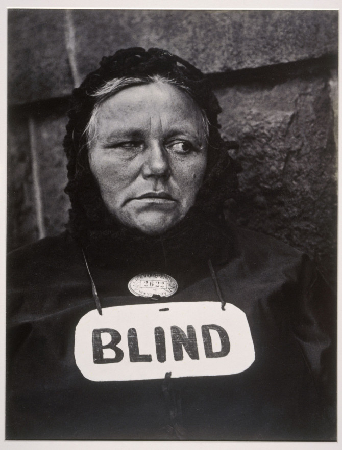 Blind kona í New York árið 1916